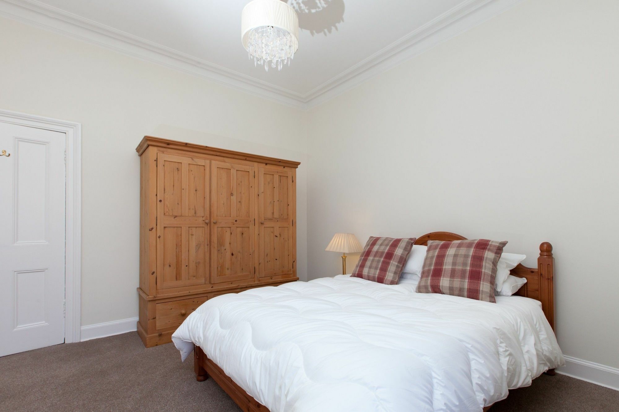 Spacious And Bright Polworth Flat Единбург Екстериор снимка
